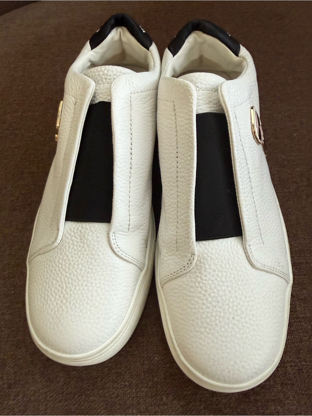 Karl Lagerfeld White Slip-On Sneakers with Black Accent and Logo Charm - Picture 2 of 12